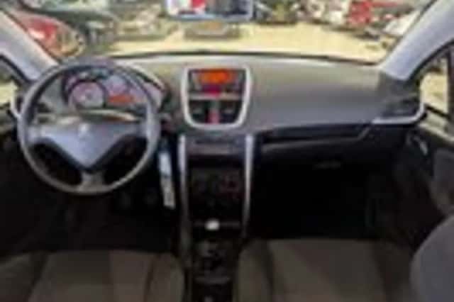 Peugeot 207 (2007) thumbnail 8