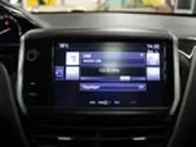 Peugeot 2008 (2016) thumbnail 12