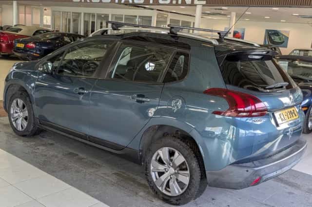 Peugeot 2008 (2016) thumbnail 3