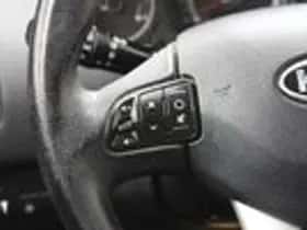 Kia Cee'd (2011) thumbnail 14