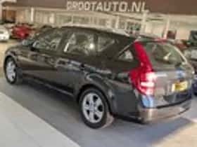 Kia Cee'd (2011) thumbnail 3