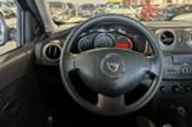 Dacia Logan (2015) thumbnail 9