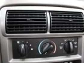 Ford Mustang (2004) thumbnail 12