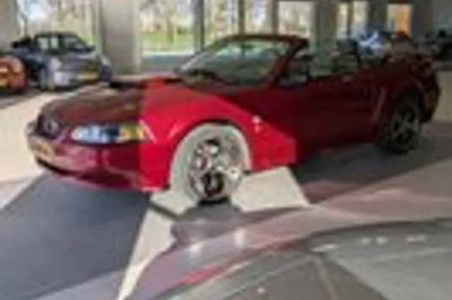 Ford Mustang (2004) thumbnail 14
