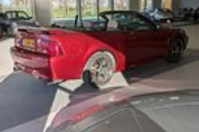 Ford Mustang (2004) thumbnail 16