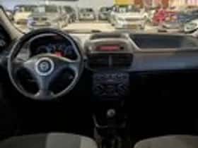 Fiat Punto (2004) thumbnail 8