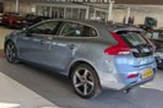 Volvo V40 (2013) thumbnail 3