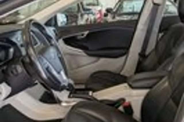 Volvo V40 (2013) thumbnail 6