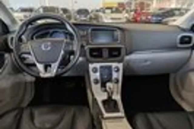 Volvo V40 (2013) thumbnail 8