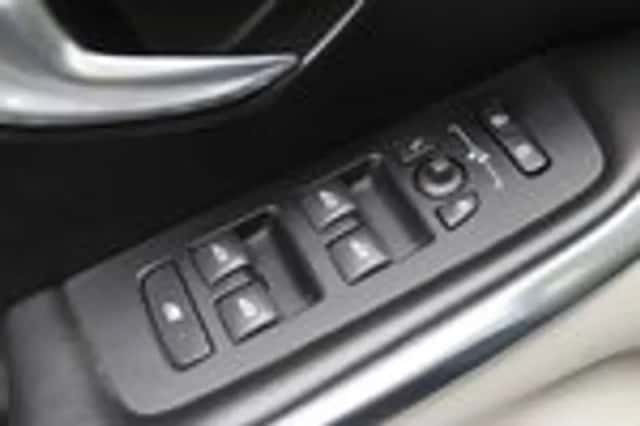 Volvo V40 (2013) thumbnail 10