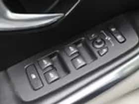 Volvo V40 (2013) thumbnail 10