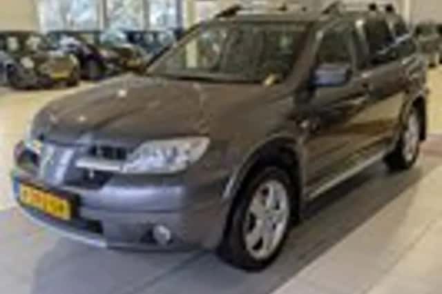 Mitsubishi Outlander (2006) thumbnail 2