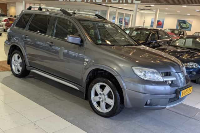 Mitsubishi Outlander (2006) thumbnail 1
