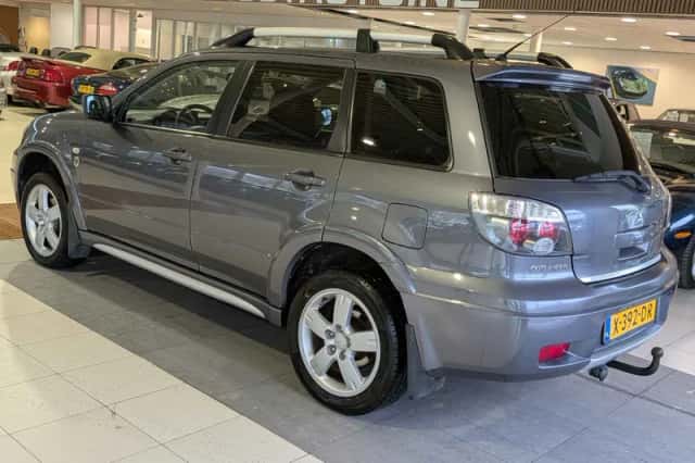 Mitsubishi Outlander (2006) thumbnail 3