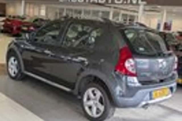 Dacia Sandero (2010) thumbnail 3