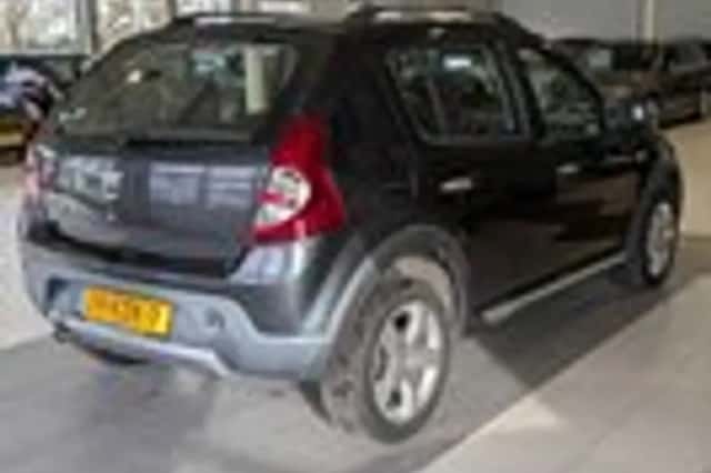 Dacia Sandero (2010) thumbnail 4