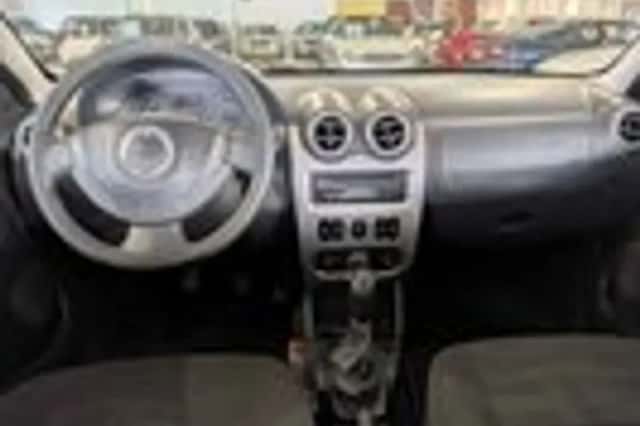 Dacia Sandero (2010) thumbnail 8