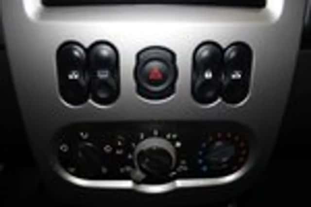 Dacia Sandero (2010) thumbnail 10