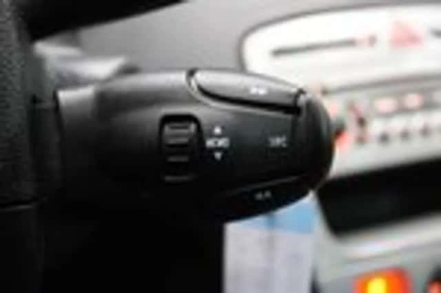 Peugeot 308 (2009) thumbnail 17