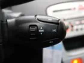 Peugeot 308 (2009) thumbnail 17