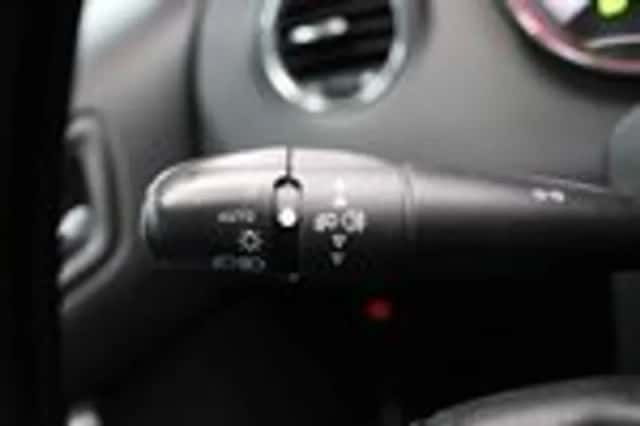 Peugeot 308 (2009) thumbnail 19
