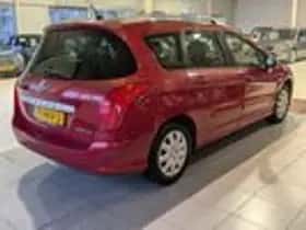 Peugeot 308 (2009) thumbnail 4