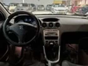 Peugeot 308 (2009) thumbnail 10