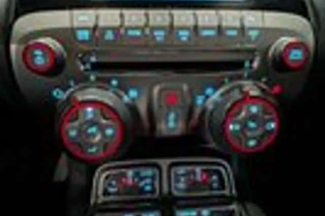 Chevrolet Camaro (2010) thumbnail 13