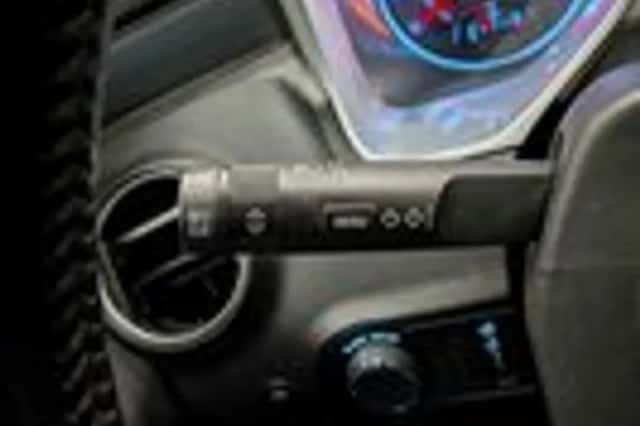 Chevrolet Camaro (2010) thumbnail 18