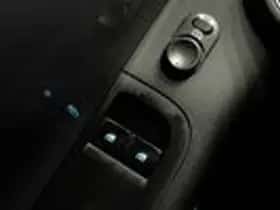 Chevrolet Camaro (2010) thumbnail 19