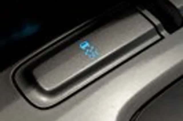 Chevrolet Camaro (2010) thumbnail 20