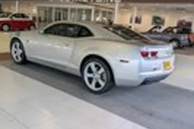 Chevrolet Camaro (2010) thumbnail 3