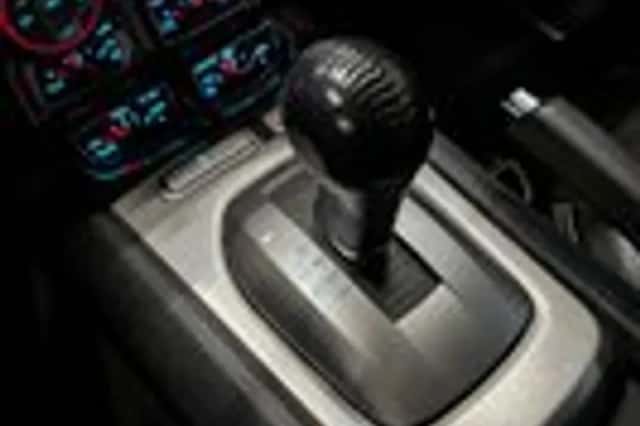 Chevrolet Camaro (2010) thumbnail 21