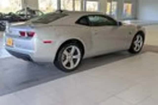 Chevrolet Camaro (2010) thumbnail 4
