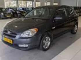 Hyundai Accent (2008) thumbnail 2