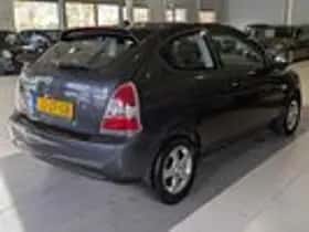 Hyundai Accent (2008) thumbnail 4