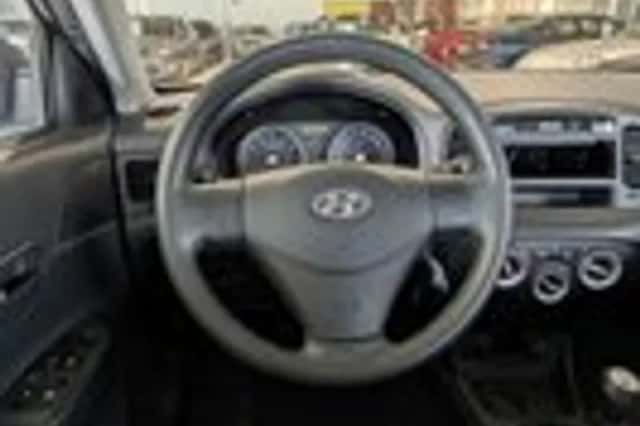 Hyundai Accent (2008) thumbnail 9