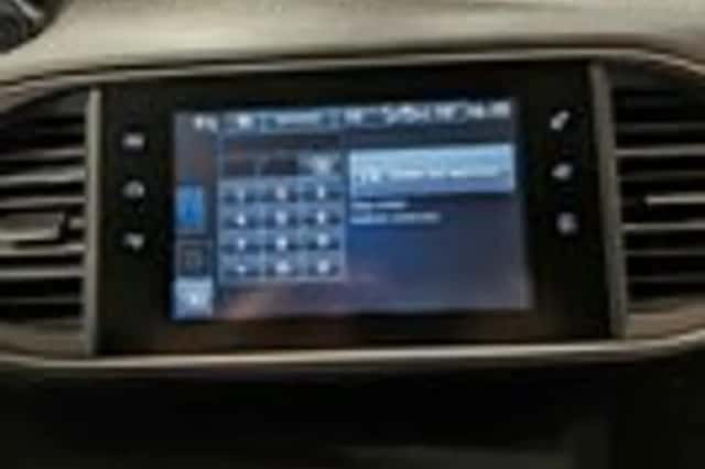 Peugeot 308 (2014) thumbnail 14