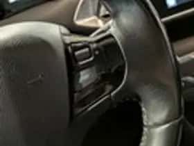 Peugeot 308 (2014) thumbnail 15
