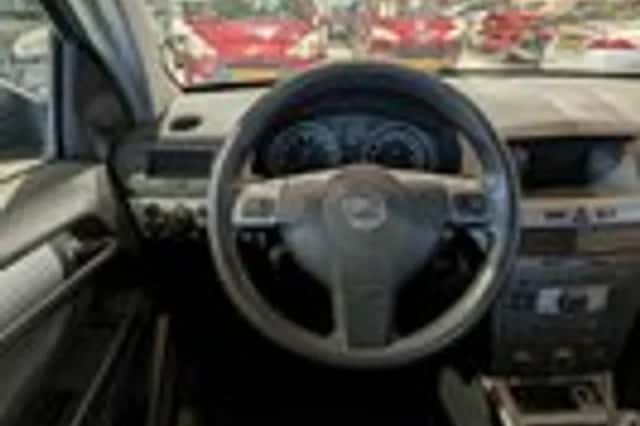 Opel Astra (2005) thumbnail 9