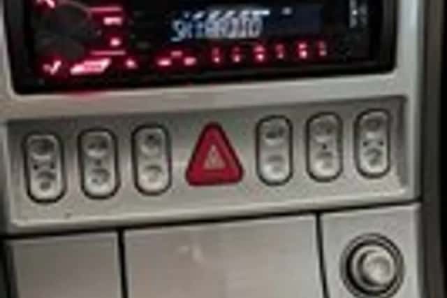 Chrysler Crossfire (2006) thumbnail 13