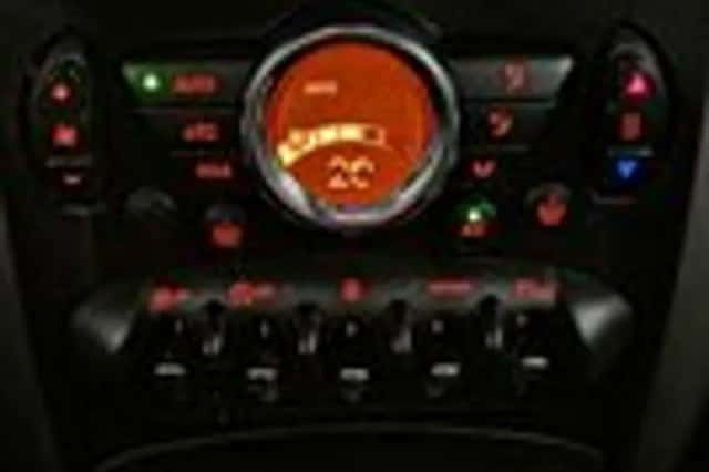 MINI Paceman (2013) thumbnail 20