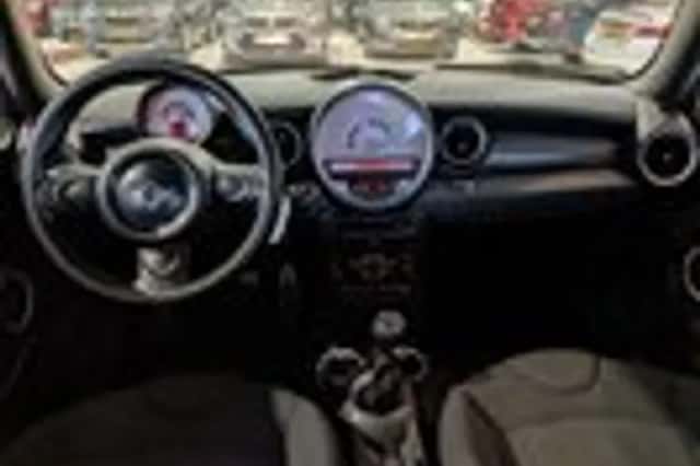 MINI Mini (2011) thumbnail 12