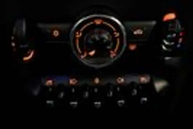 MINI Mini (2011) thumbnail 20