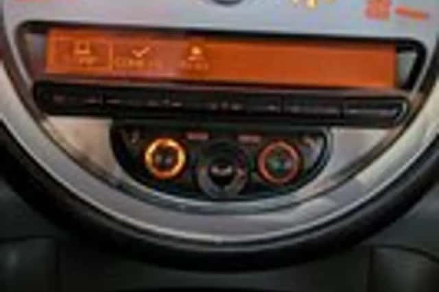 MINI Mini (2011) thumbnail 24