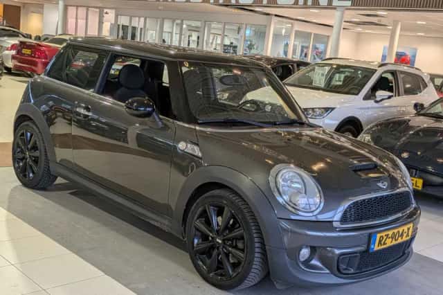 MINI Cooper S (2011) thumbnail 1