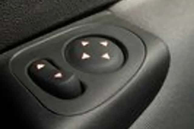 Fiat 500 (2016) thumbnail 12