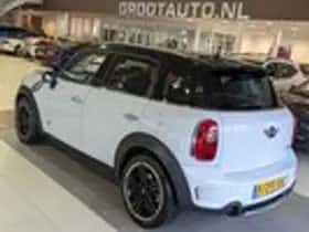 MINI Countryman (2010) thumbnail 3