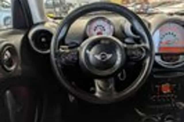 MINI Countryman (2010) thumbnail 9