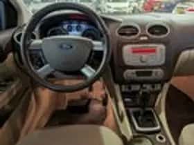Ford Focus (2008) thumbnail 9
